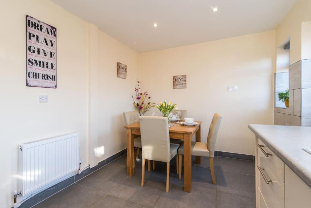 City Home From Home - Peaceful, Cosy & Modern 2Bed House นอตติงแฮม ภายนอก รูปภาพ